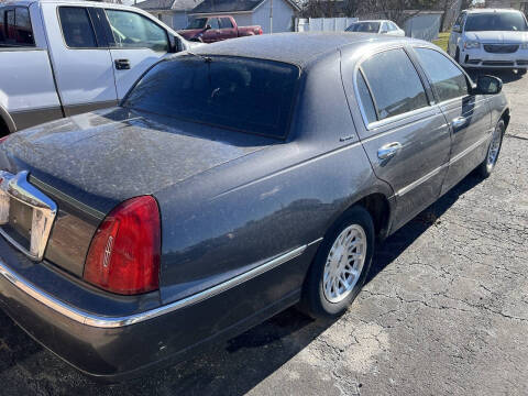 1999 Lincoln Town Car Signature
