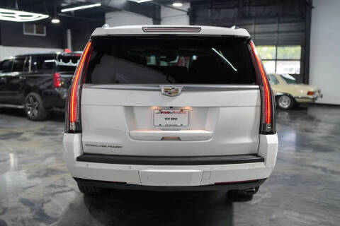 2016 Cadillac Escalade Luxury Collection