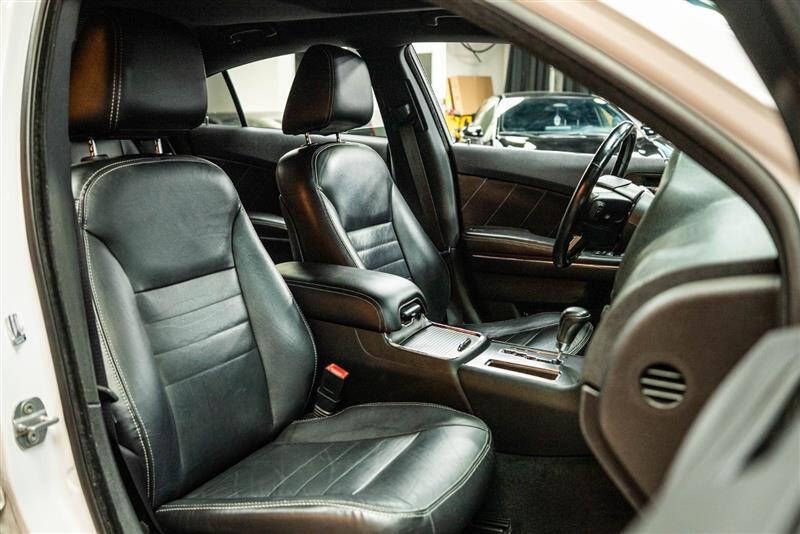 2011 Dodge Charger R/T Max