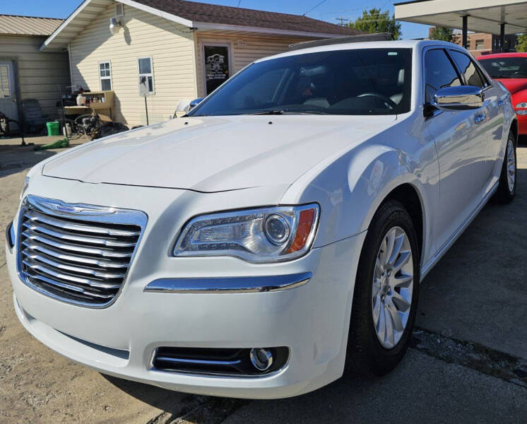 2013 Chrysler 300 for sale at Adan Auto Credit in Effingham IL