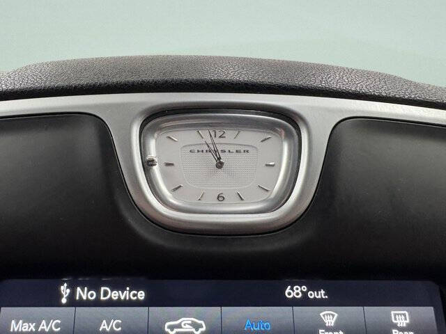 2019 Chrysler 300 Touring