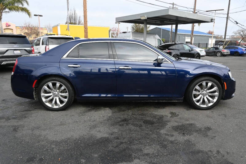 2017 Chrysler 300 C