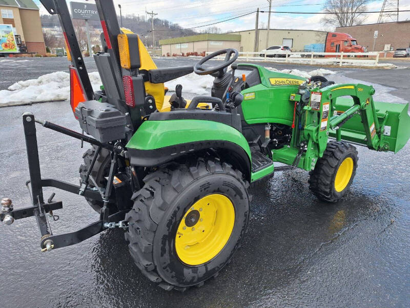 2023 John Deere 2025 R