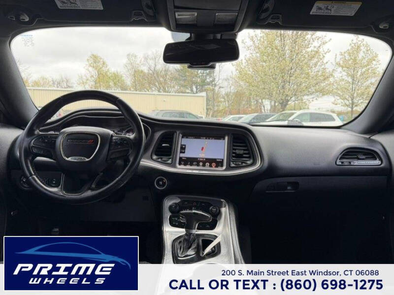 2015 Dodge Challenger SXT
