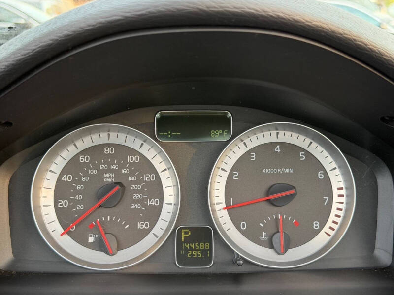 2011 Volvo C70 T5