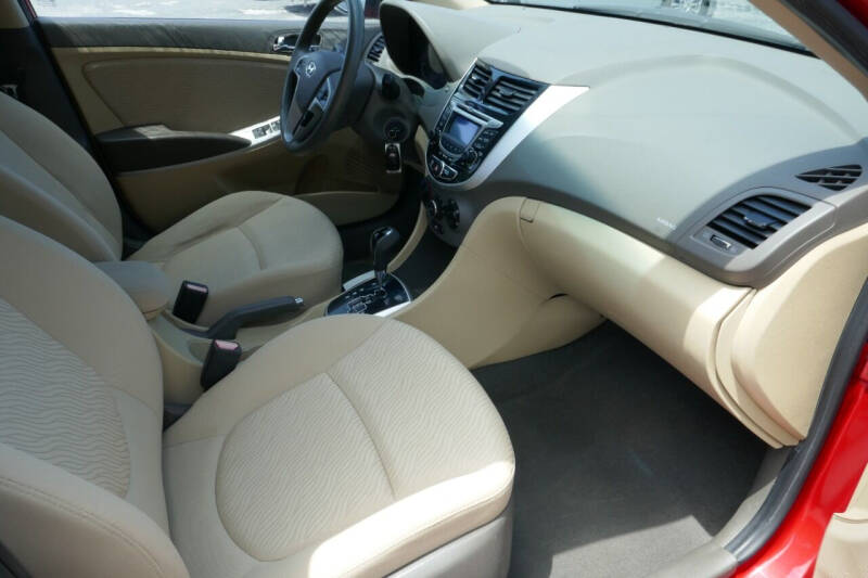 2012 Hyundai Accent GLS