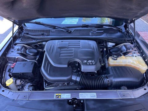 2015 Dodge Challenger SXT Plus