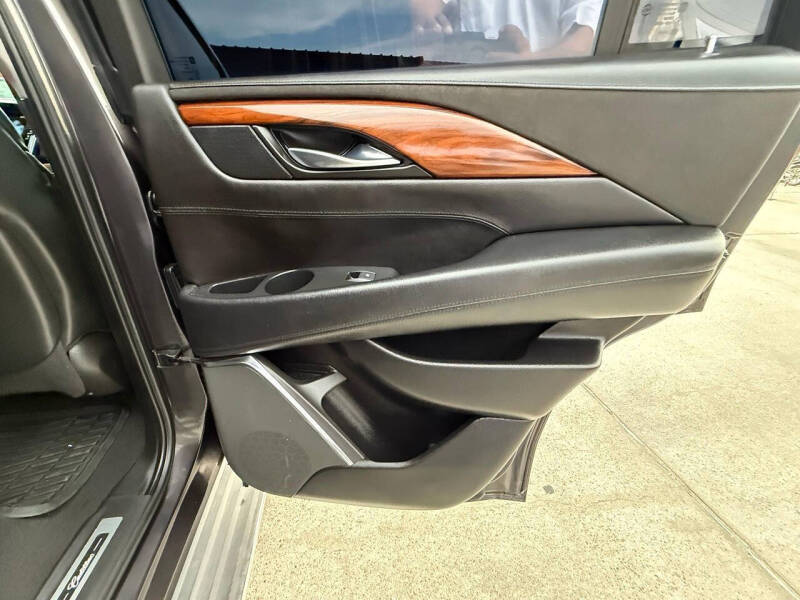 2015 Cadillac Escalade Luxury