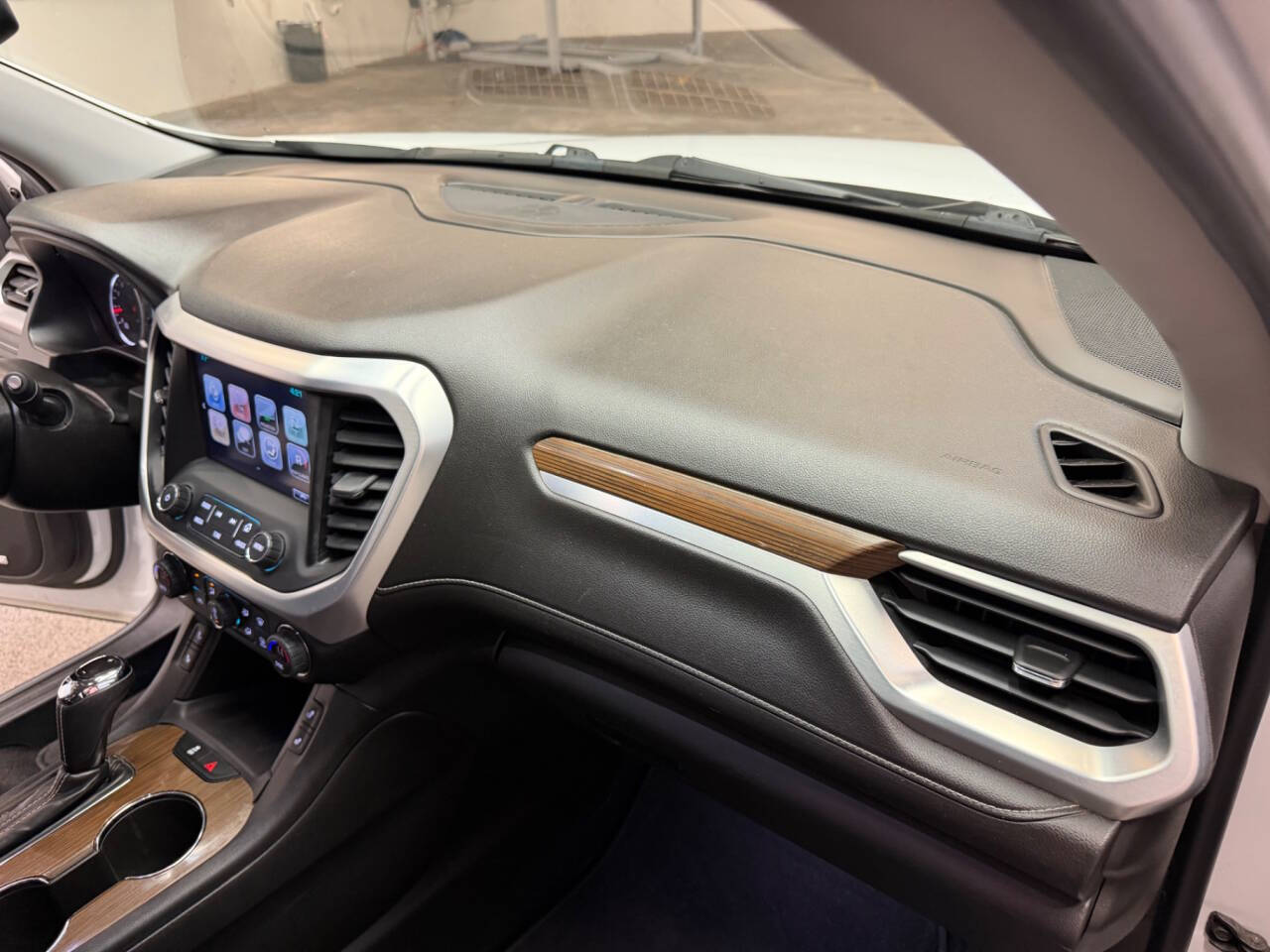 2018 GMC Acadia 37