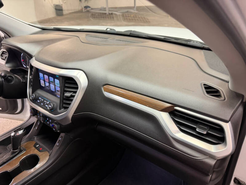 2018 GMC Acadia SLE-2
