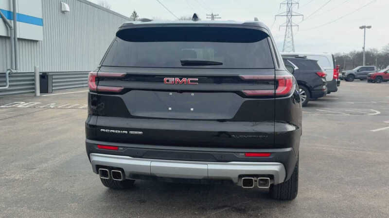 2025 GMC Acadia Elevation