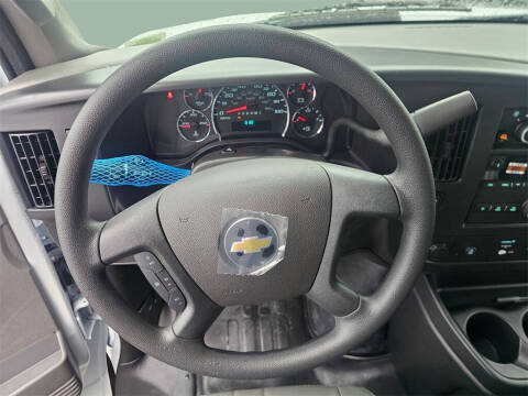 2025 Chevrolet Express 2500