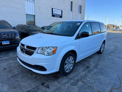 2017 Dodge Grand Caravan for sale at AUTOSAVIN in Villa Park IL