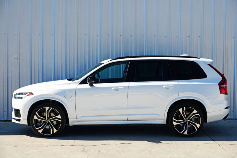 2022 Volvo XC90 Recharge T8 R-Design