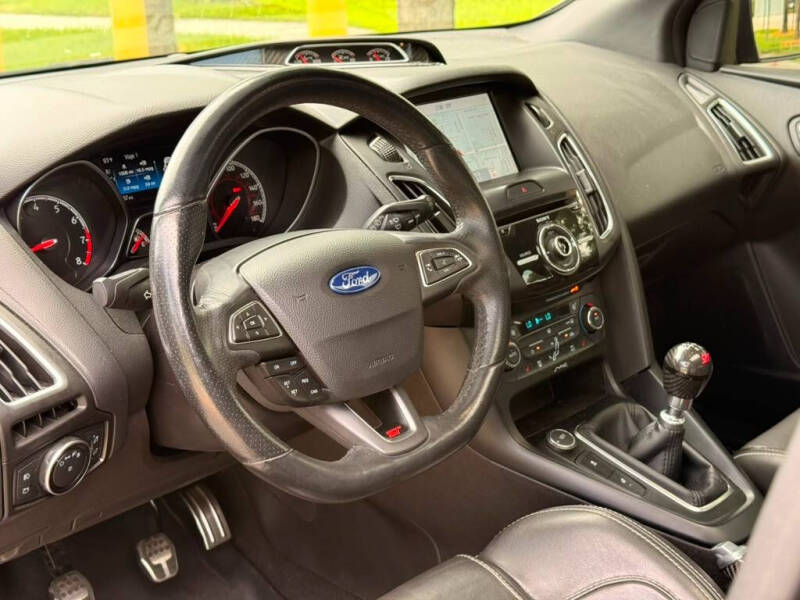 2017 Ford Focus ST