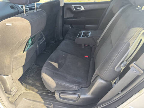 2015 Nissan Pathfinder S