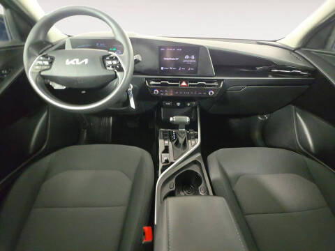 2023 Kia Niro LX