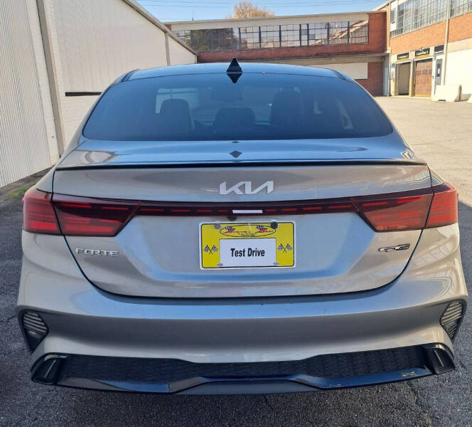 2022 Kia Forte GT Line