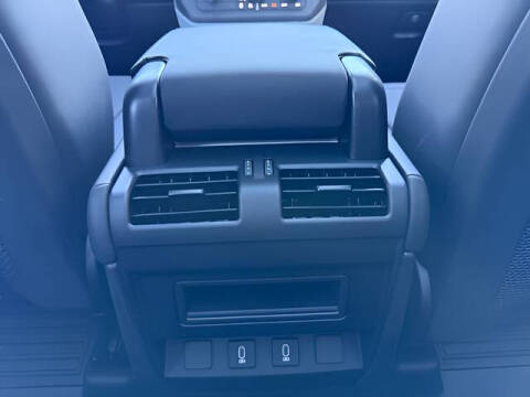 2026 Land Rover Defender 110 P300 S