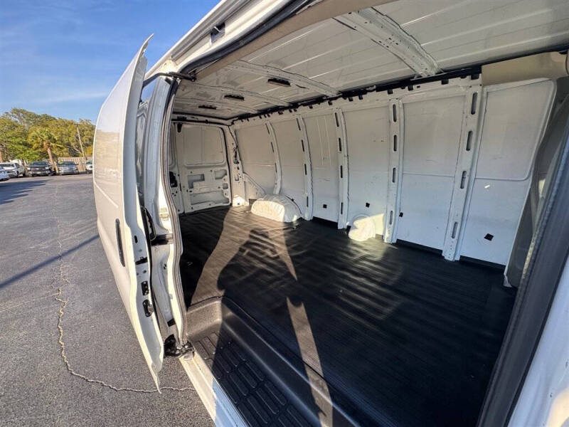 2023 GMC Savana 2500