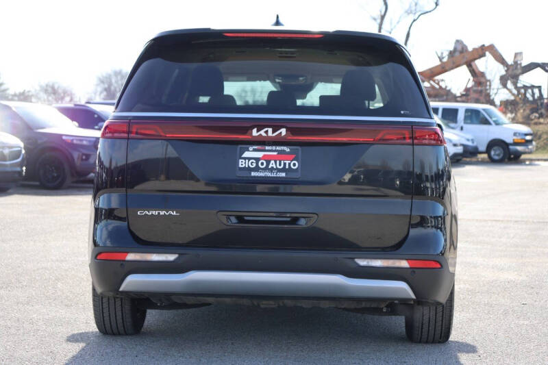 2024 Kia Carnival EX