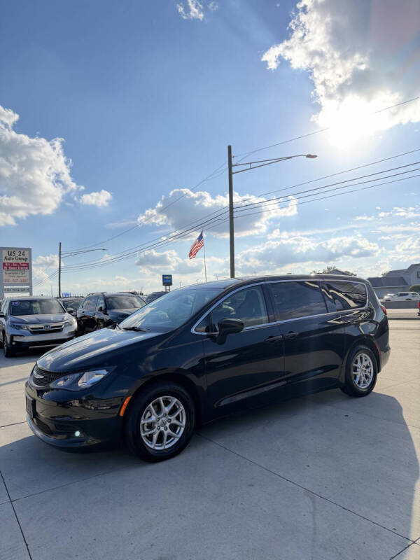 2023 Chrysler Voyager LX