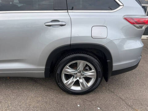 2015 Toyota Highlander Limited Platinum