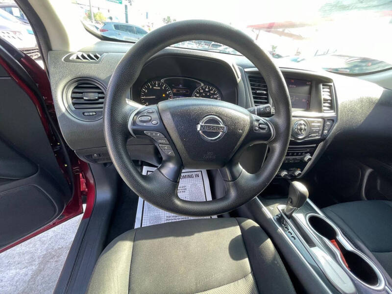 2018 Nissan Pathfinder SL