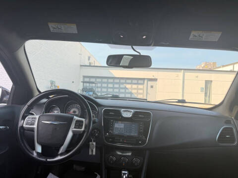 2014 Chrysler 200 Touring