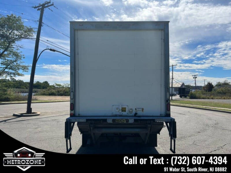 2012 Freightliner M2 106