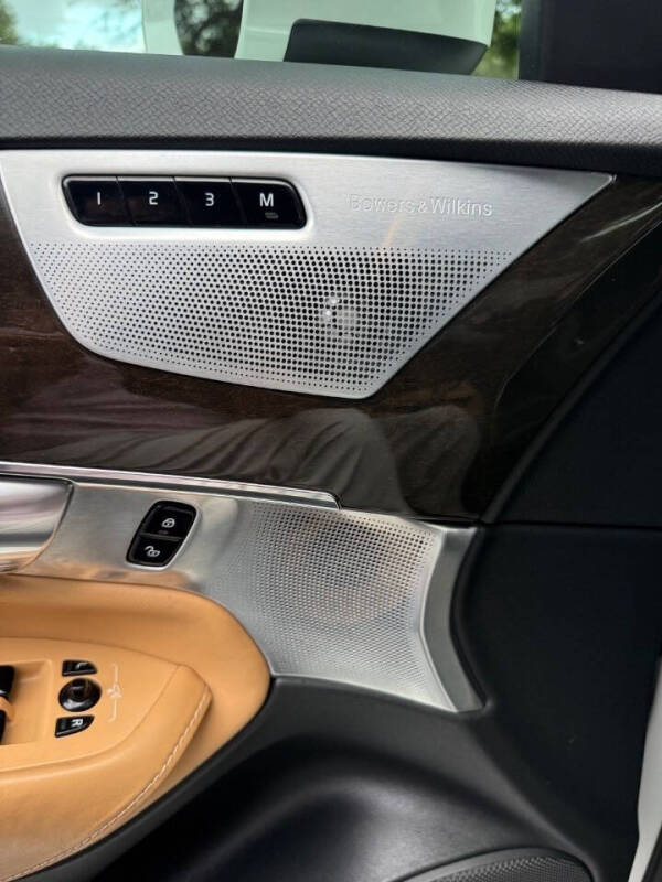 2018 Volvo XC90 T6 Momentum