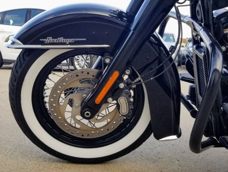2019 Harley-Davidson FLHCS
