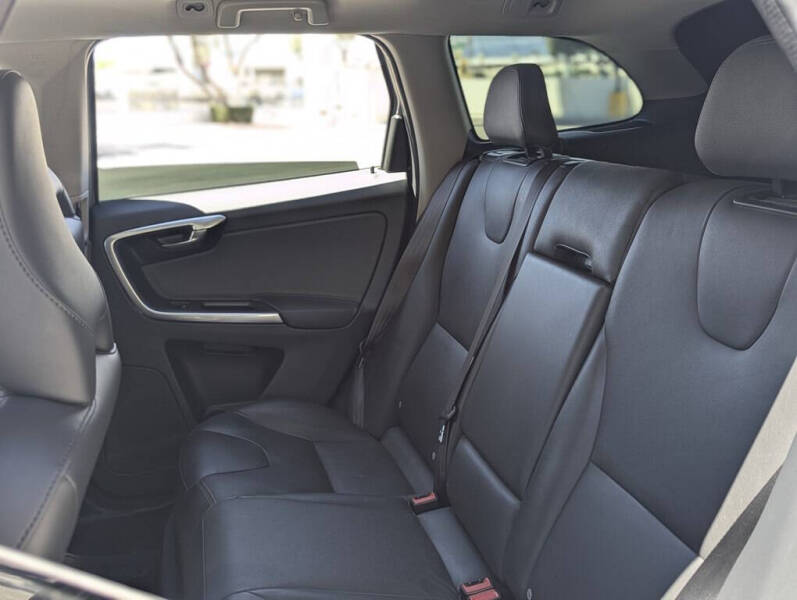 2015 Volvo XC60 T5 Drive-E Premier