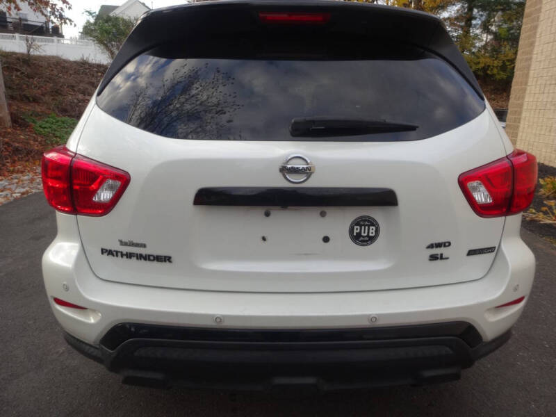 2018 Nissan Pathfinder SL