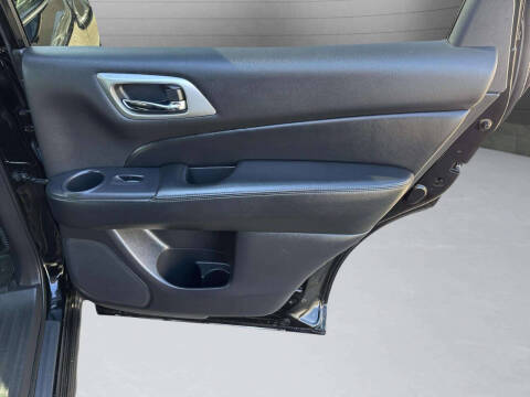 2017 Nissan Pathfinder SL