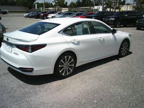 2021 Lexus ES 300h