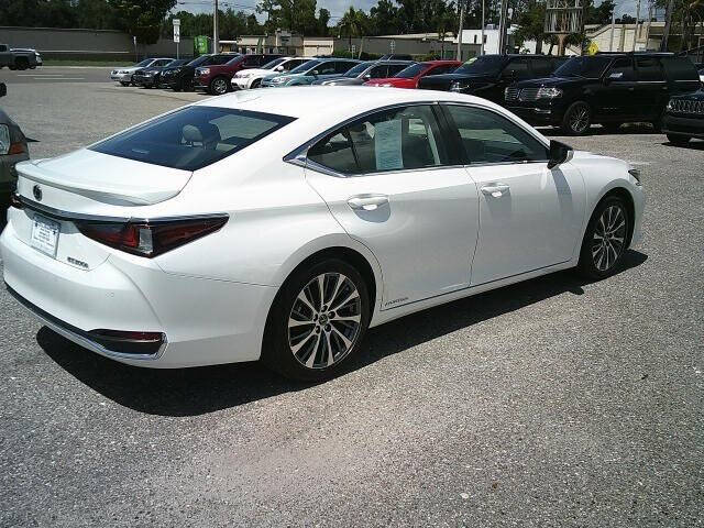 2021 Lexus ES 300h