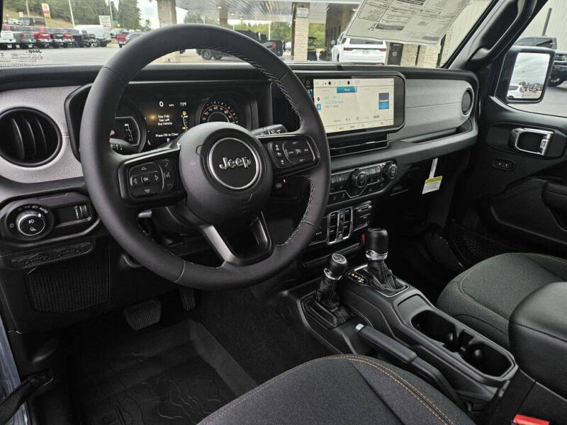 2025 Jeep Gladiator Sport