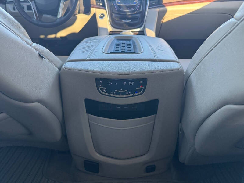 2017 Cadillac Escalade Luxury