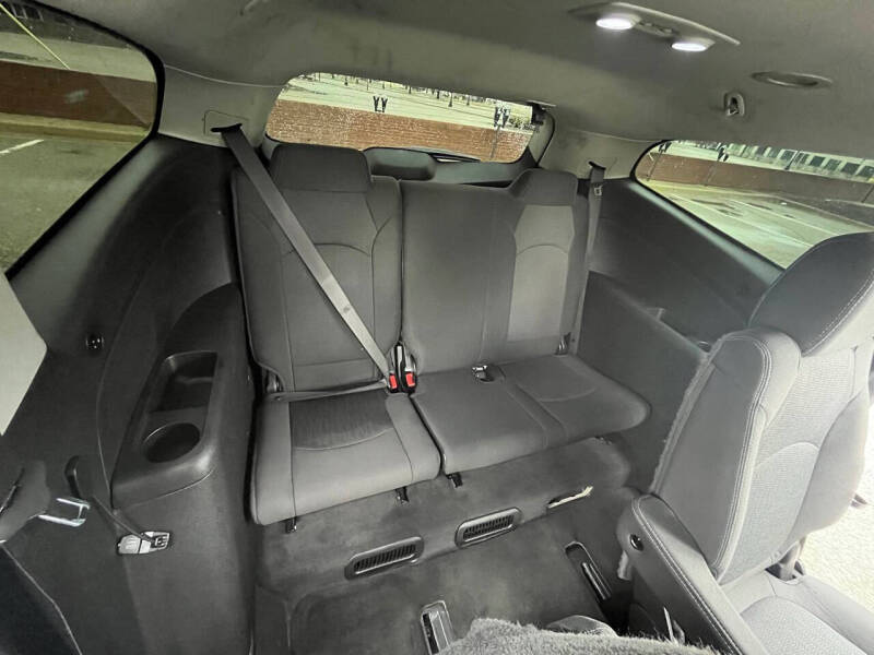 2017 Chevrolet Traverse LT