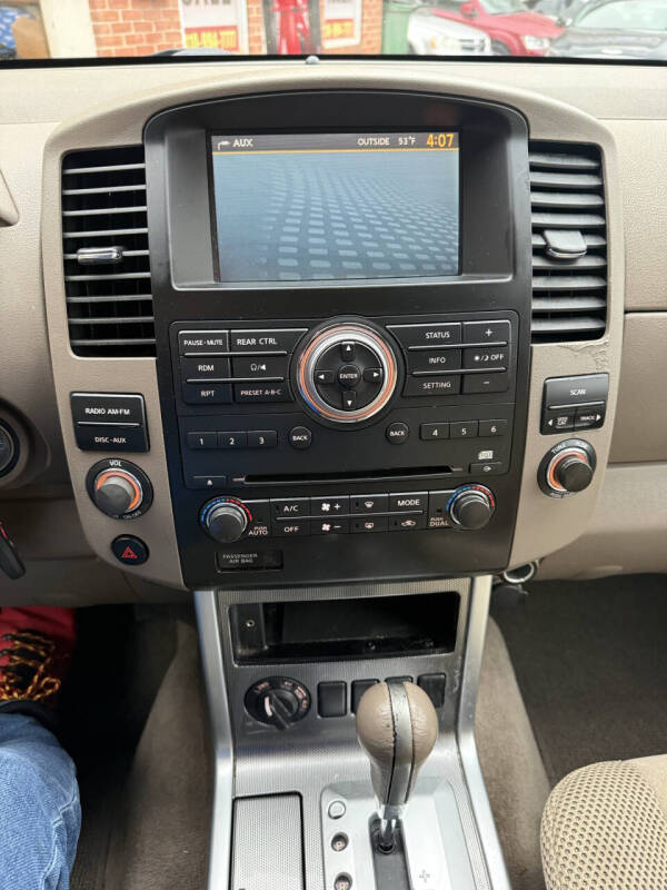 2011 Nissan Pathfinder SV