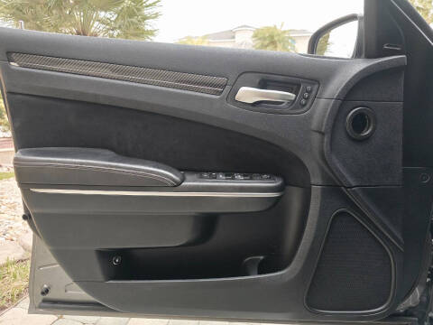 2012 Chrysler 300 SRT8