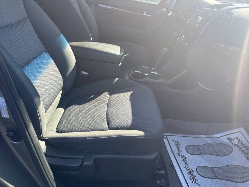 2011 Kia Sorento LX