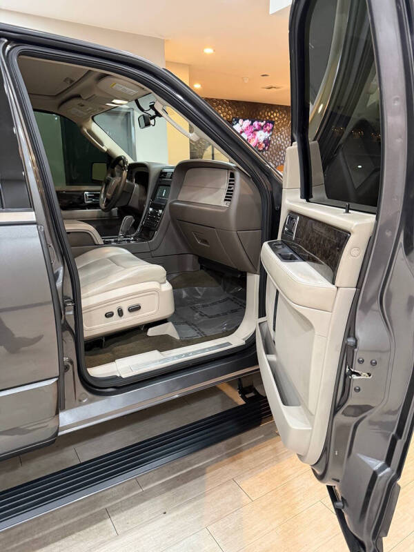 2017 Lincoln Navigator Select