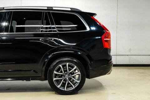2017 Volvo XC90 T6 Momentum