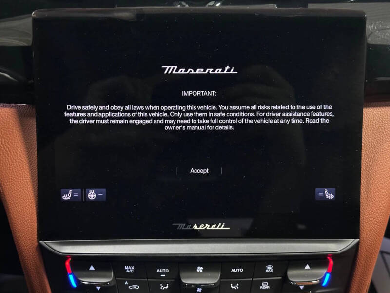 2022 Maserati Quattroporte Modena Q4