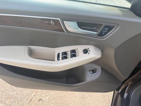 2012 Audi Q5 2.0T quattro Premium