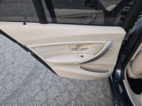 2012 BMW 3 Series 328i