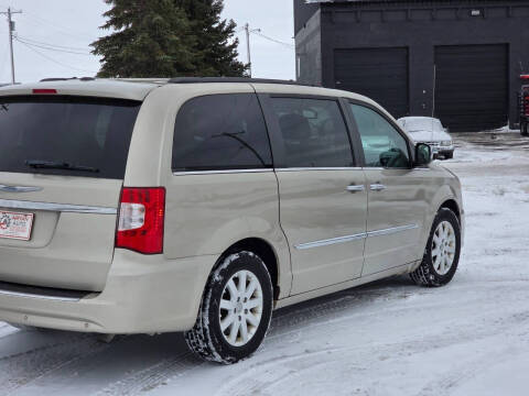 2012 Chrysler Town and Country Touring-L