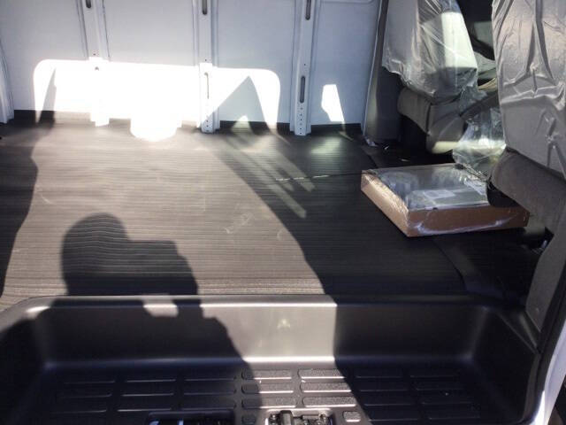 2025 Chevrolet Express 3500